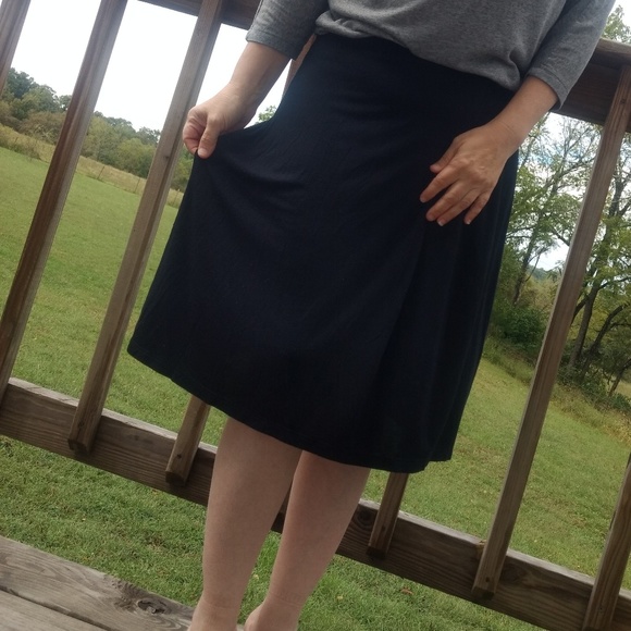 Cynthia Rowley Dresses & Skirts - Cynthia Rowley Small Black Knit Knee Length Skirt